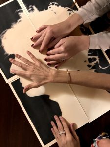 Immagine tattile esplorata a quattro mani